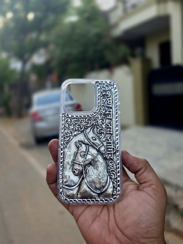 Silver Phone cover / horse design - Image 5