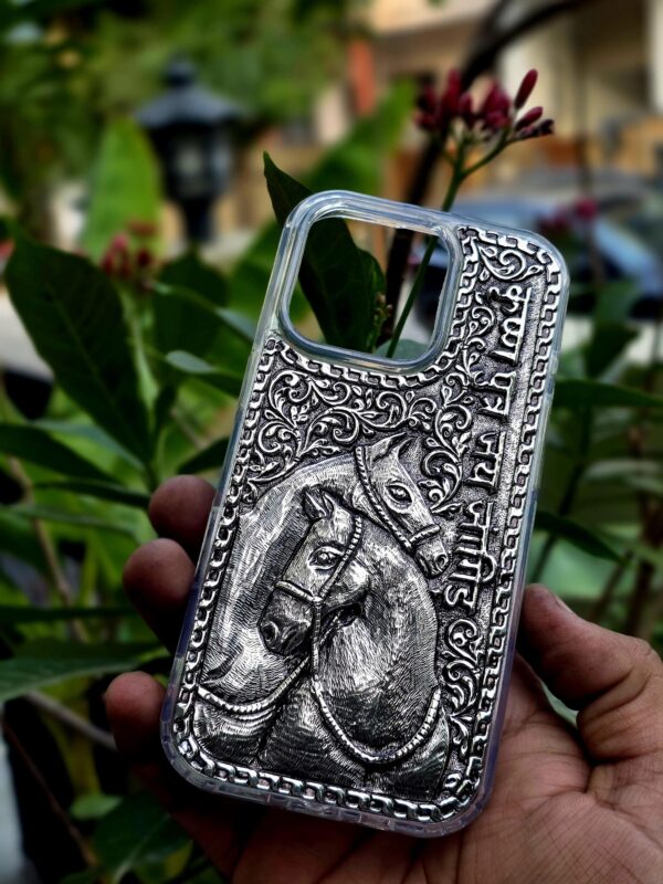 Silver Phone cover / horse design - Image 2